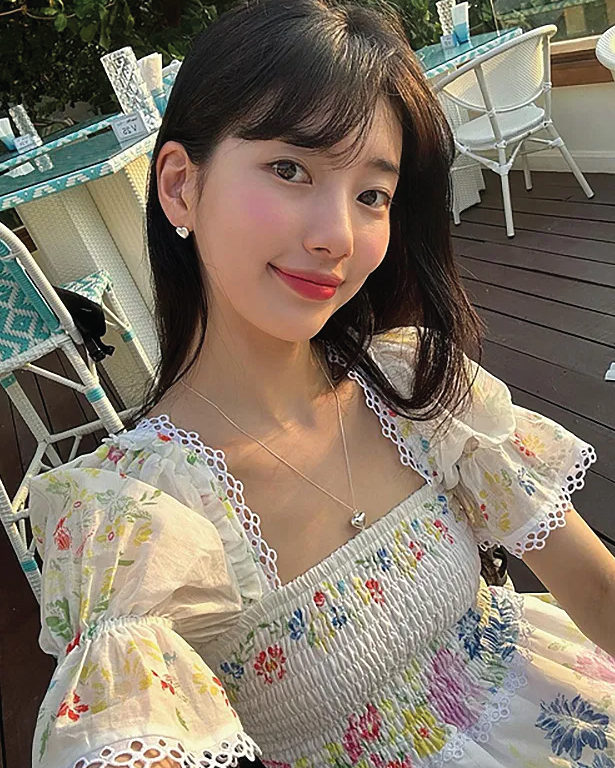 Suzy Curtain Bangs Long Wavy Hair Korean Japan Style